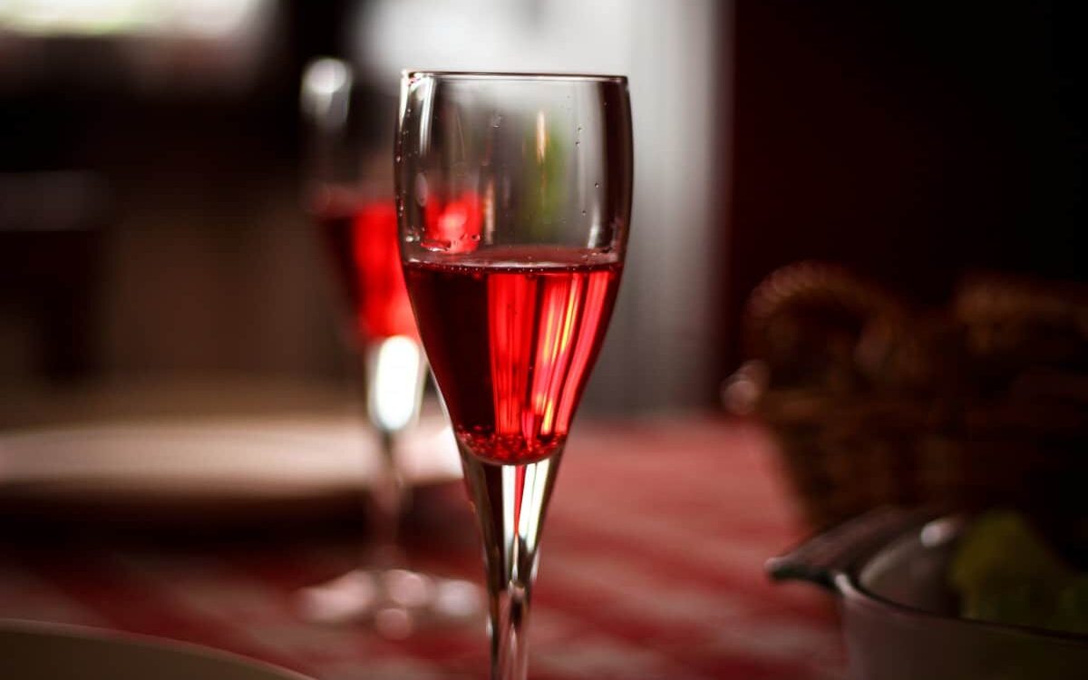 Les incontournables cocktails au champagne pour une fête chic et raffiné