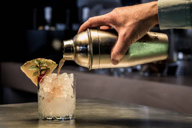préparer cocktail