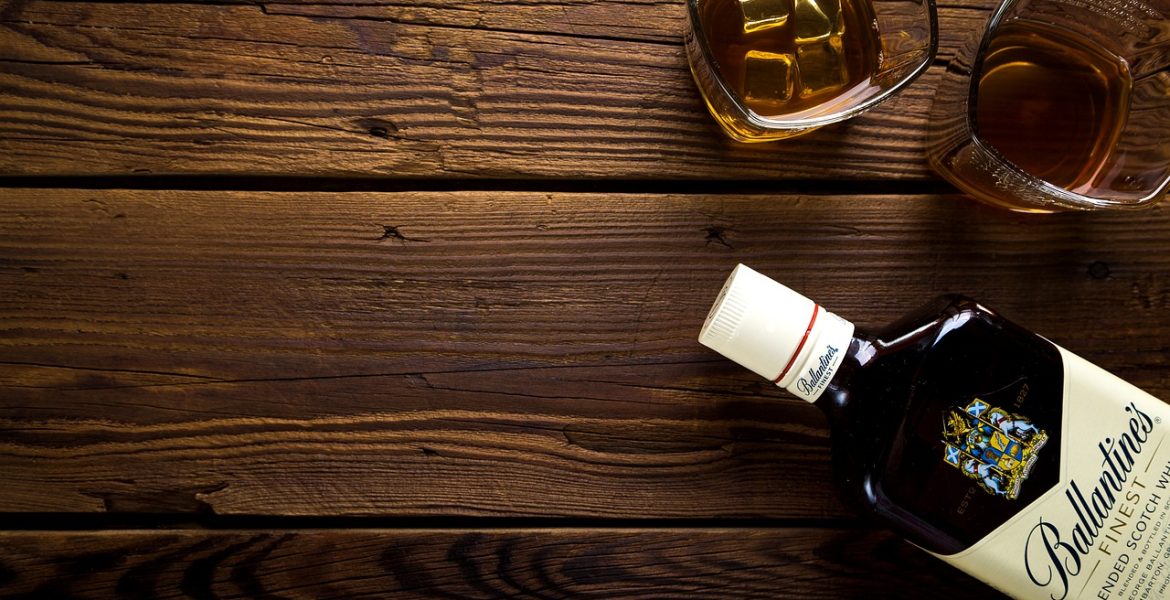 3 idées de verres pour déguster du whisky à offrir à la fête des pères